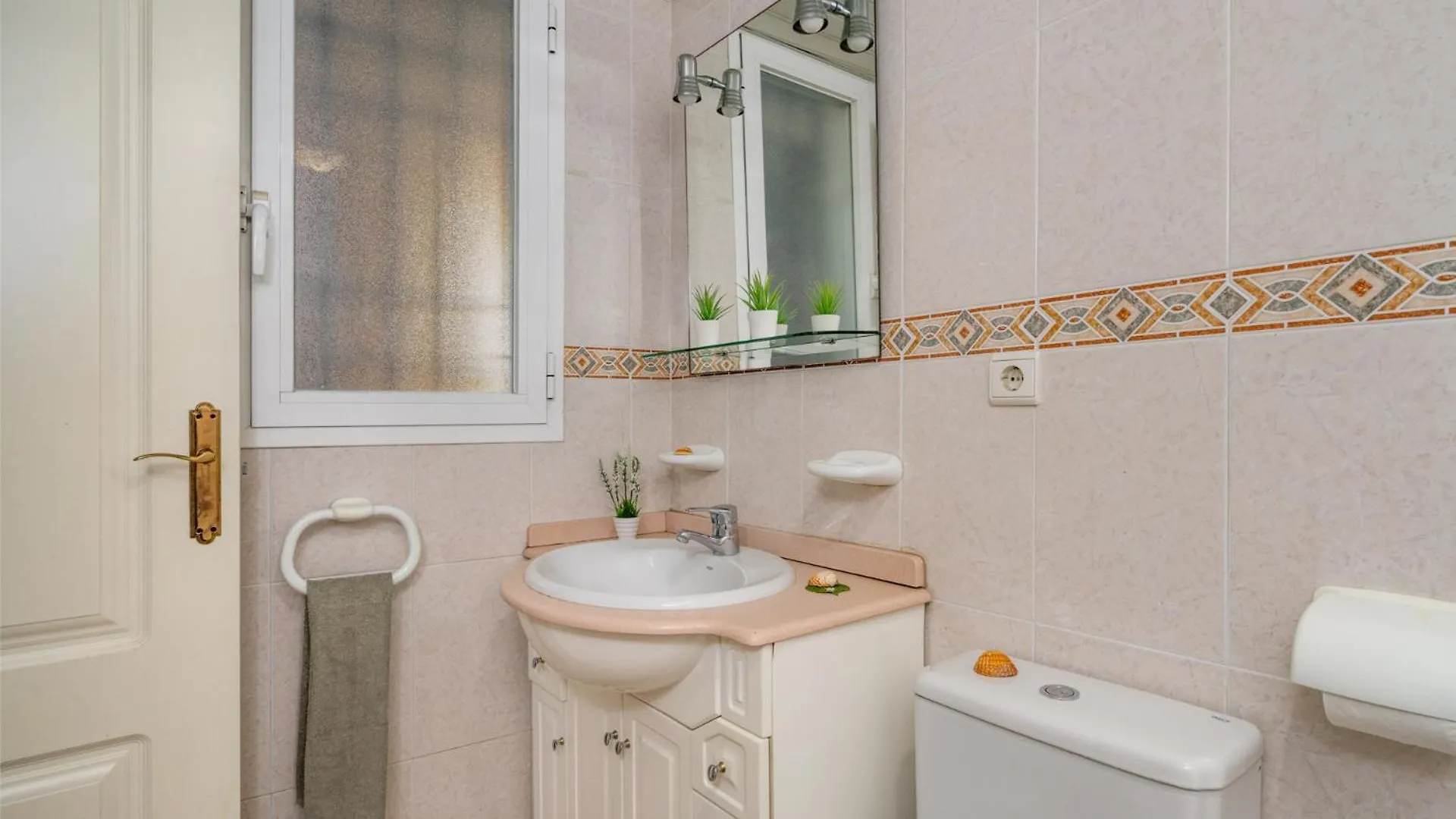 3 Bedroom, Sea Front & Sea View, Plunge Pool Fuengirola 0*,  España