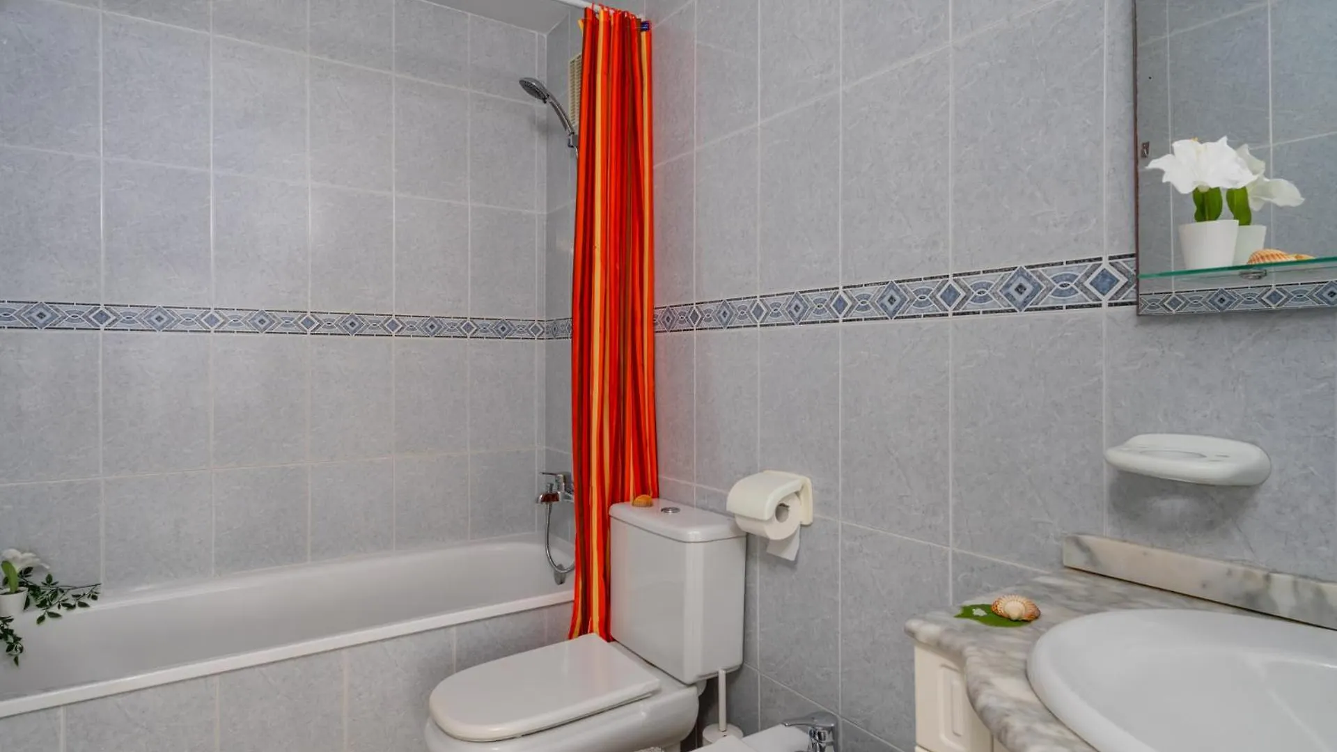 Apartamento 3 Bedroom, Sea Front & Sea View, Plunge Pool Fuengirola España